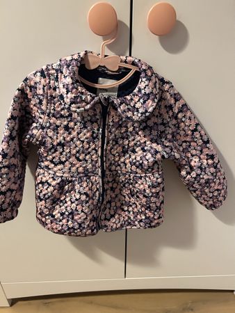 Übergangsjacke  geblümt gesteppt Grösse 92