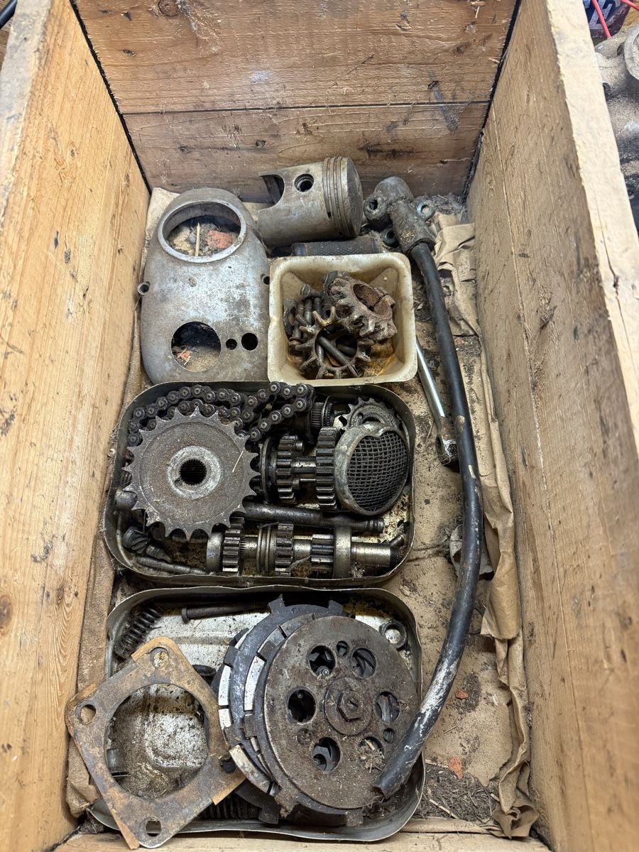 Motori: Motor CZ150 ccm 1948 – Difettoso da Ballwil venduto da snap-master 1