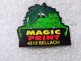 Ansteckpin 124: Heso x Magic Print