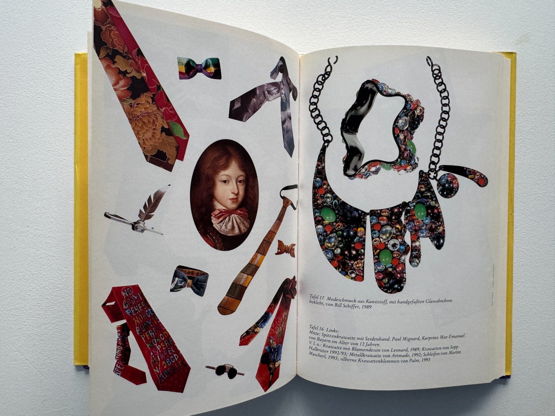 Libri: LOSCHEK - Accessoires - Symbolik und Geschichte – Usato da Basel venduto da Kornblumen 3