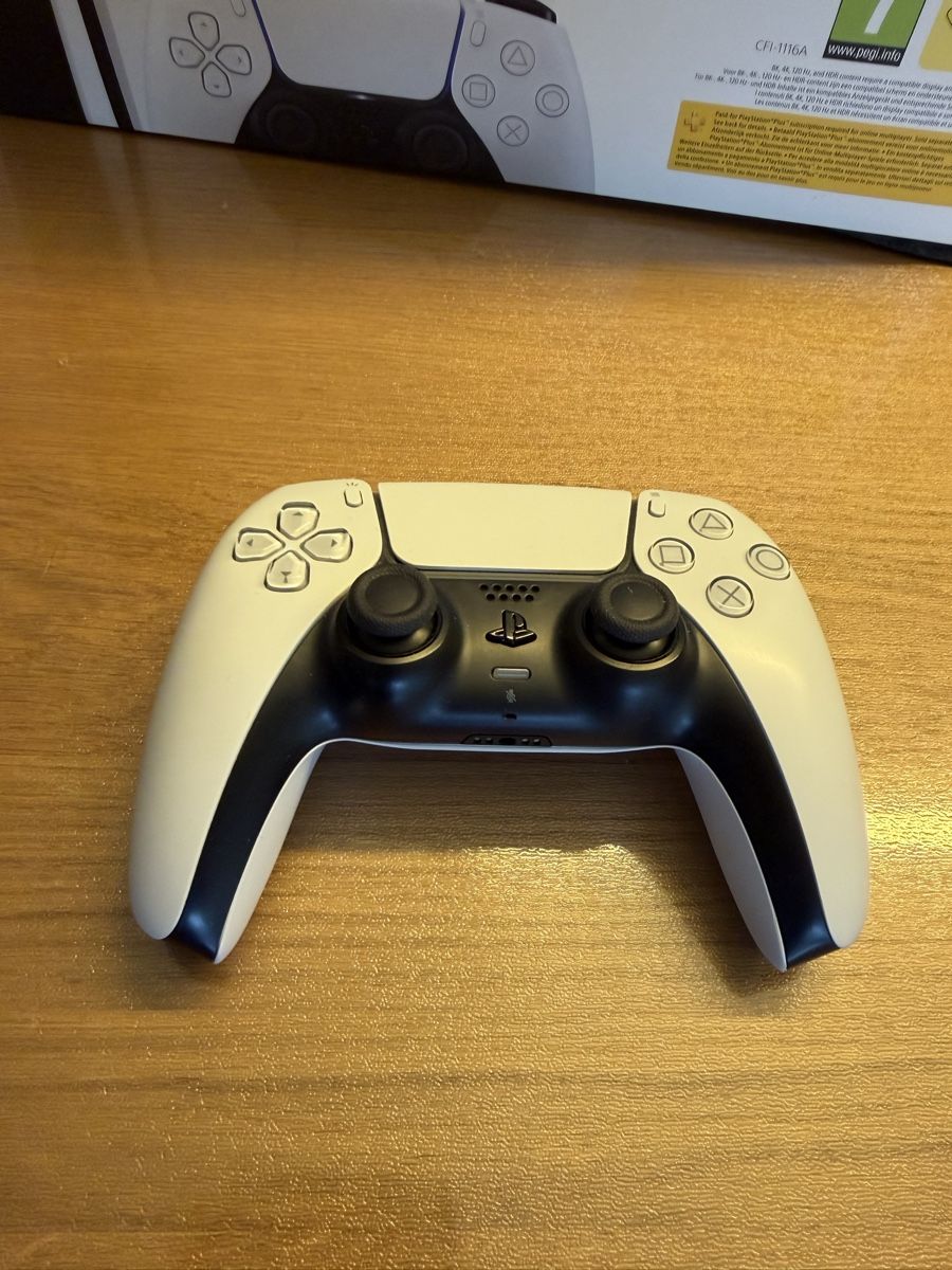 Sony Console: Sony PlayStation 5 Disc Edition mit Controller und OVP – Usato da Burgdorf venduto da DieVespa125 3