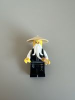 Sensei Wu in schwarzem Kimono