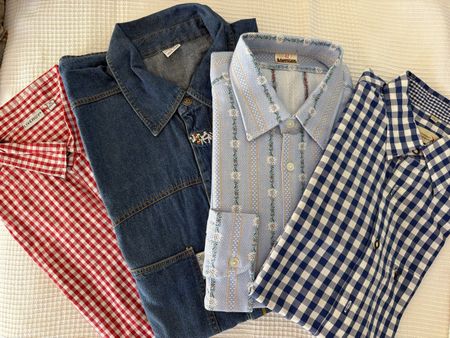 3 Herrenhemden und 1 Jeanshemd verschiede Grössen