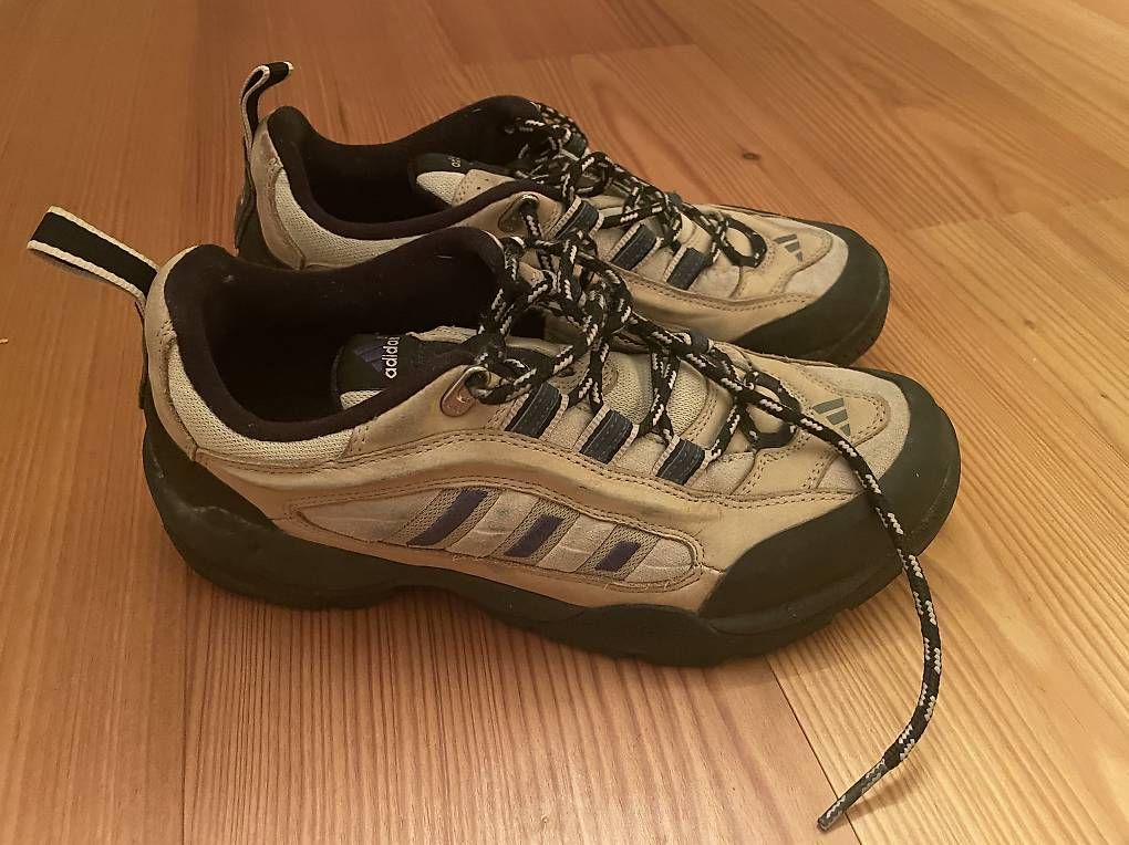 Herrenschuhe: Schuhe Adidas – Gebraucht aus Ittigen von sel_fm7s