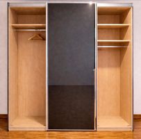 Garde-robe portes collissantes