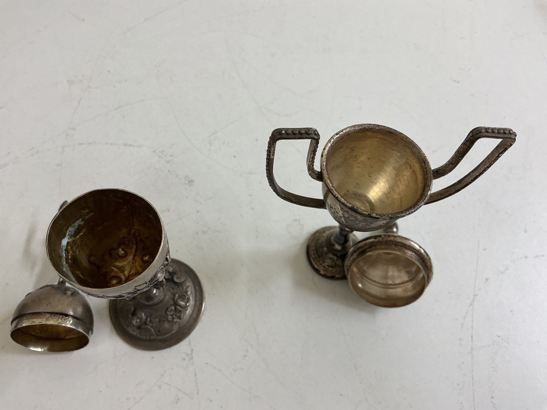 Sonstiges zum Sammeln & Seltenes: 2 Mini Pokale – Gebraucht aus Bern von vielerart 2