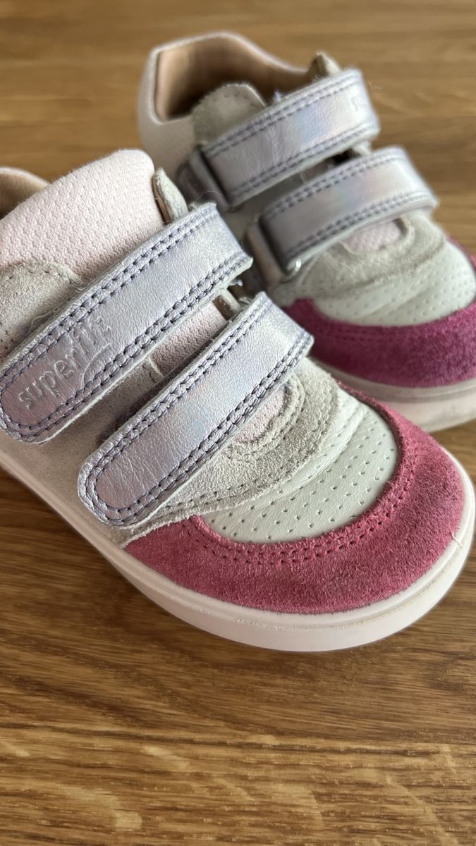 Superfit Schuhe für Mädchen: Superfit Sneaker rosa/silber Klettverschluss Grösse 23 – Gebraucht aus Müllheim Dorf von zuzmicko