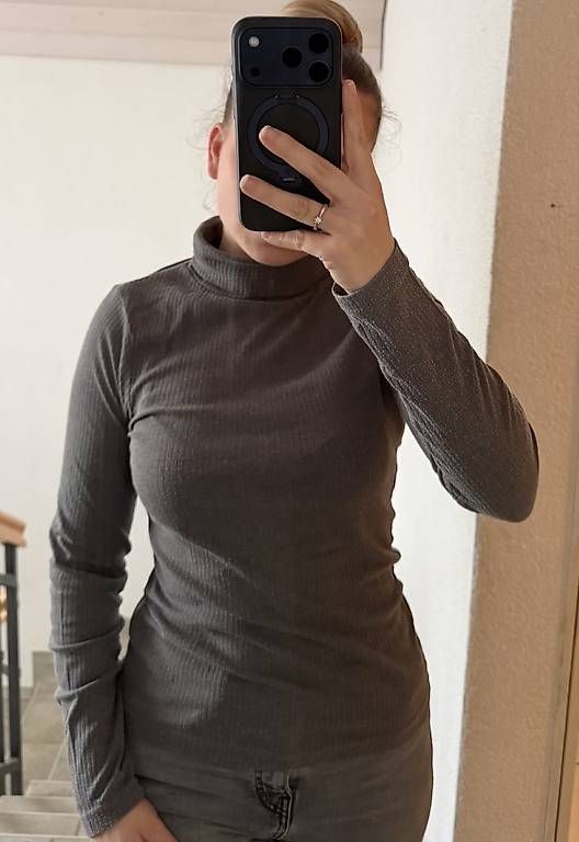 Pullover & Sweatshirts: CHICOREE ROLLKRAGENPULLOVER S – Gebraucht aus Affeltrangen von janaleiin