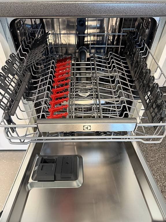 Electrolux Lavastoviglie: Geschirrspüler Electrolux – Usato da Baar venduto da lir_lq6p 1