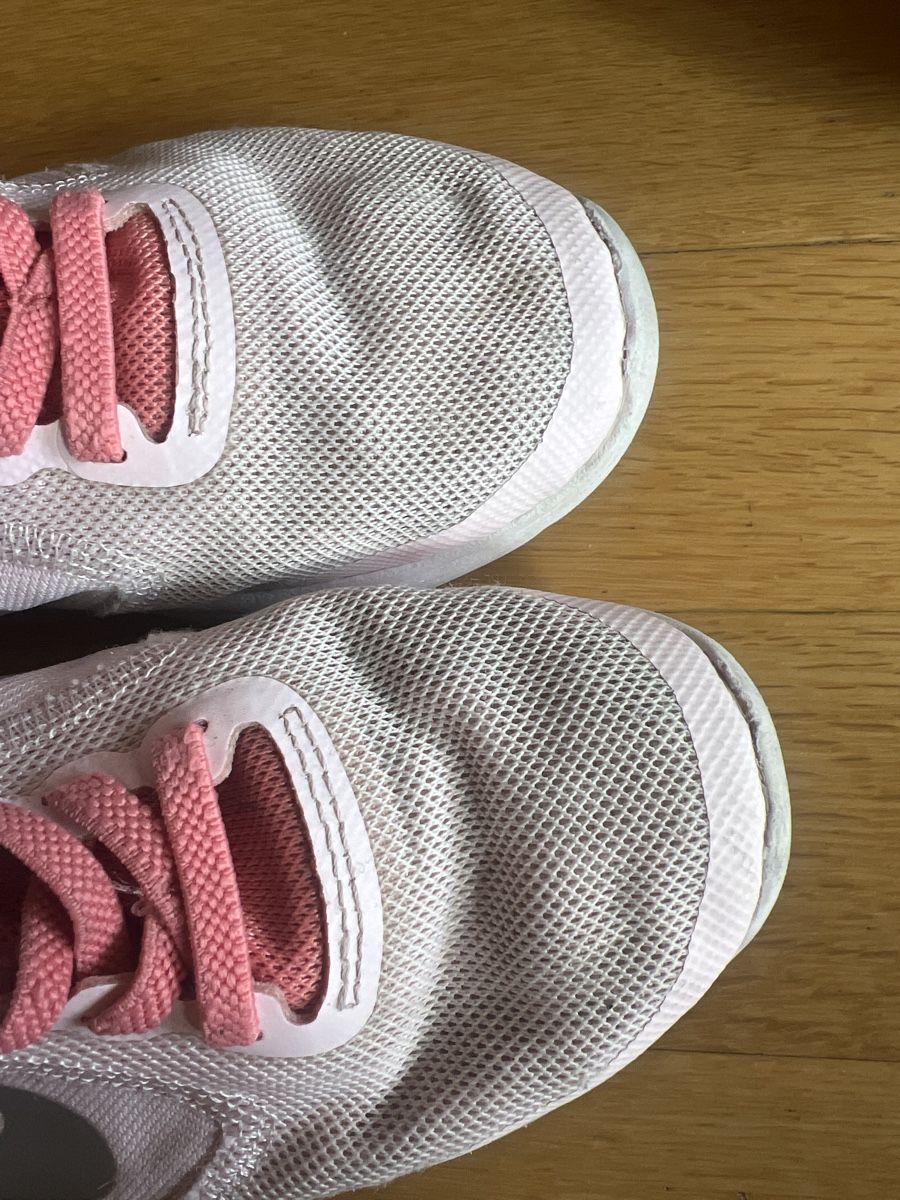 Nike Scarpe per ragazze: Nike Revolution 3 Mädchen Turnschuhe Gr. 31.5 – Usato da Zürich venduto da Salsera79 7