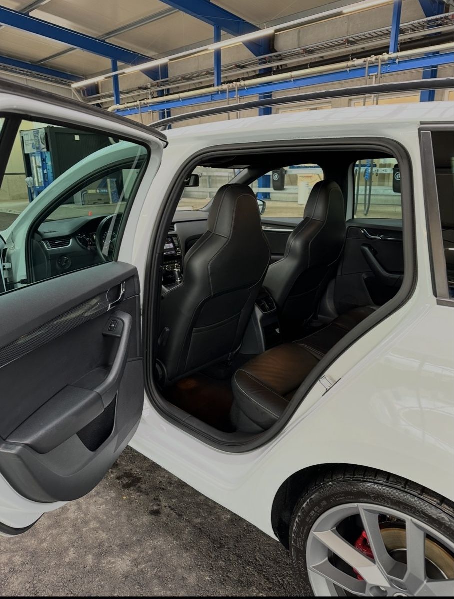 Skoda Automobili: Skoda Octavia RS Kombi 2.0 TSI – Usato da Reinach BL venduto da Y.H.33 3