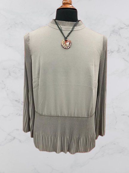 Pulls & Sweat-shirts: Blason "Alba Moda" Taille 44/XL Neuf – Neuf (Voir description) à Genève par TradeCH