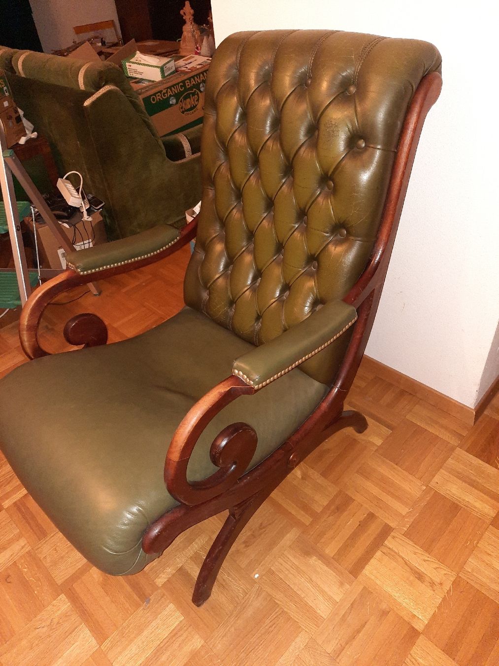Poltrone: Fauteuil Marway Regency de Luxe en acajou & cuir vert patine – Usato da Fribourg venduto da djax 1