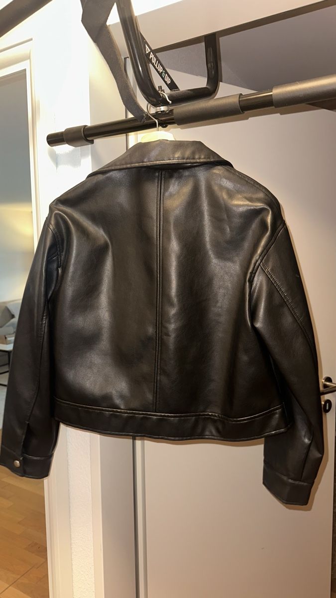 Jacken: Schwarze Kunstlederjacke   – Neu (gemäss Beschreibung) aus Frauenfeld von vjohus 2