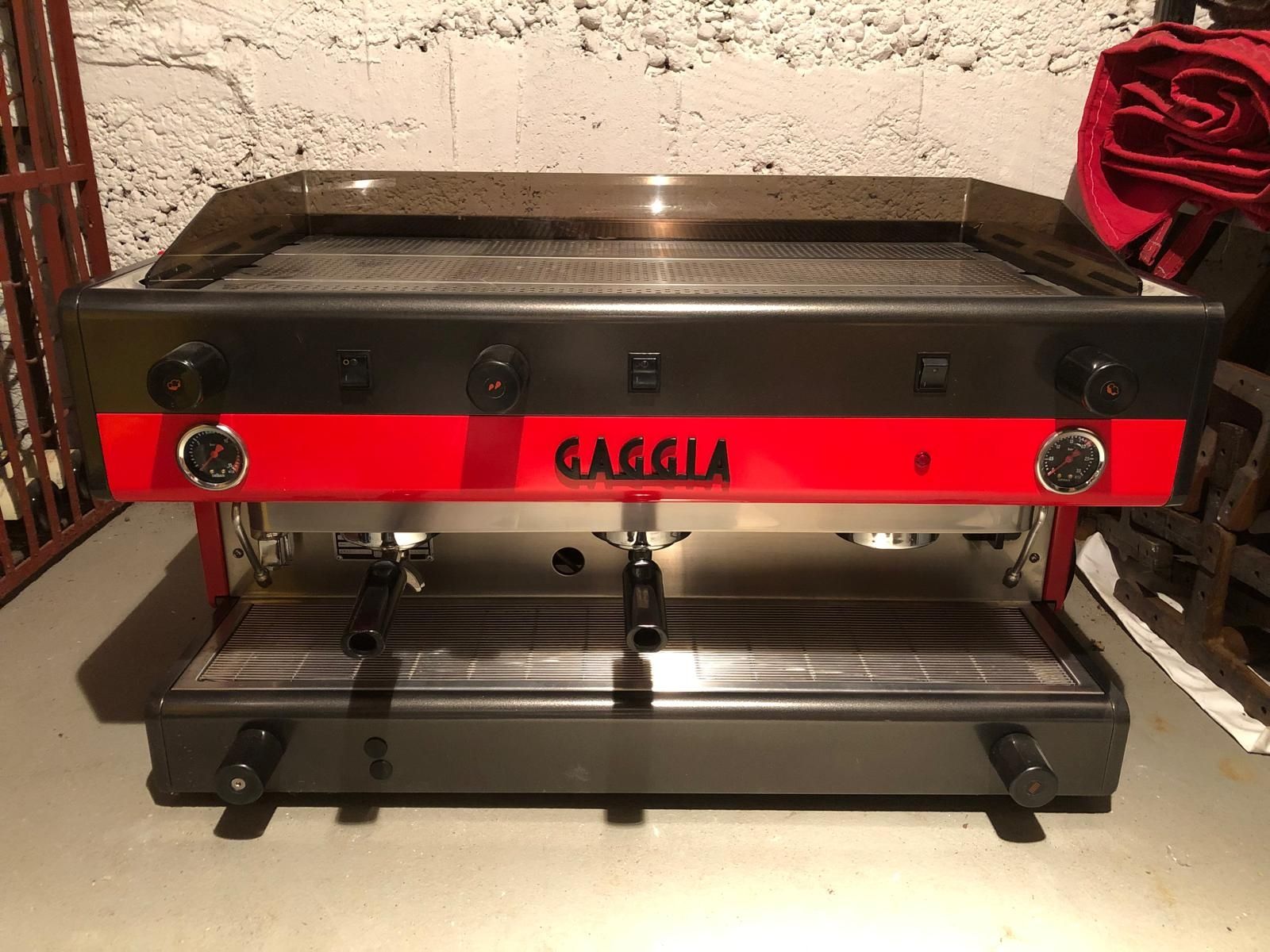 Gaggia Macchine per caffè & Macchine per espresso: Vintage Gaggia E90 Gastro Coffee Machine (3 Groups) – Usato da Zürich venduto da morgannpz