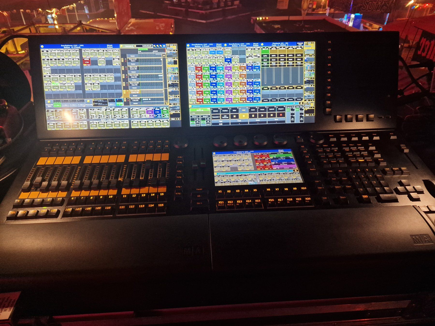 Console di mixaggio: Grand MA2 Light – Usato da Neuenegg venduto da Fluemi01
