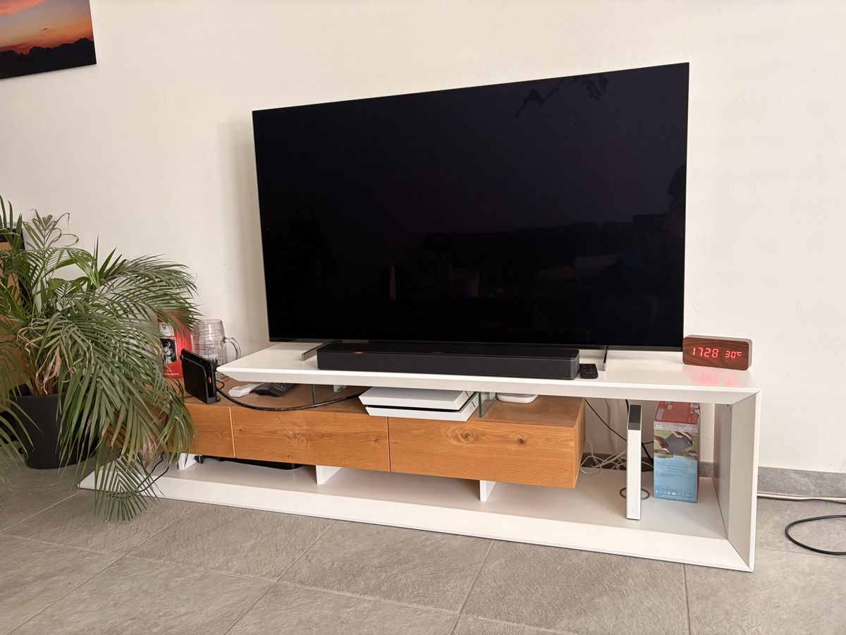 TV Möbel: Meuble télé blanc et bois – Gebraucht aus Massongex von anirbasam