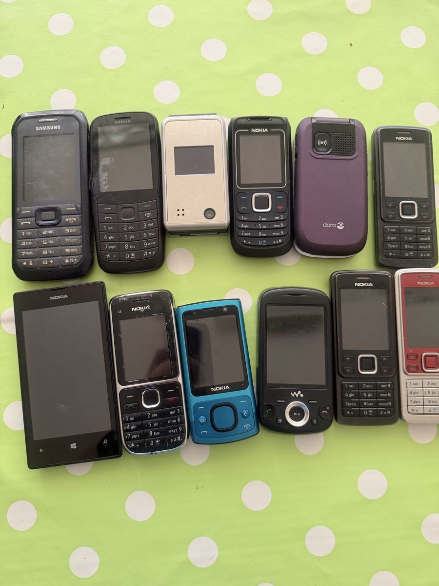 Handys / Smartphones: Verschiedene Handys – Defekt aus Regensdorf von mex5145