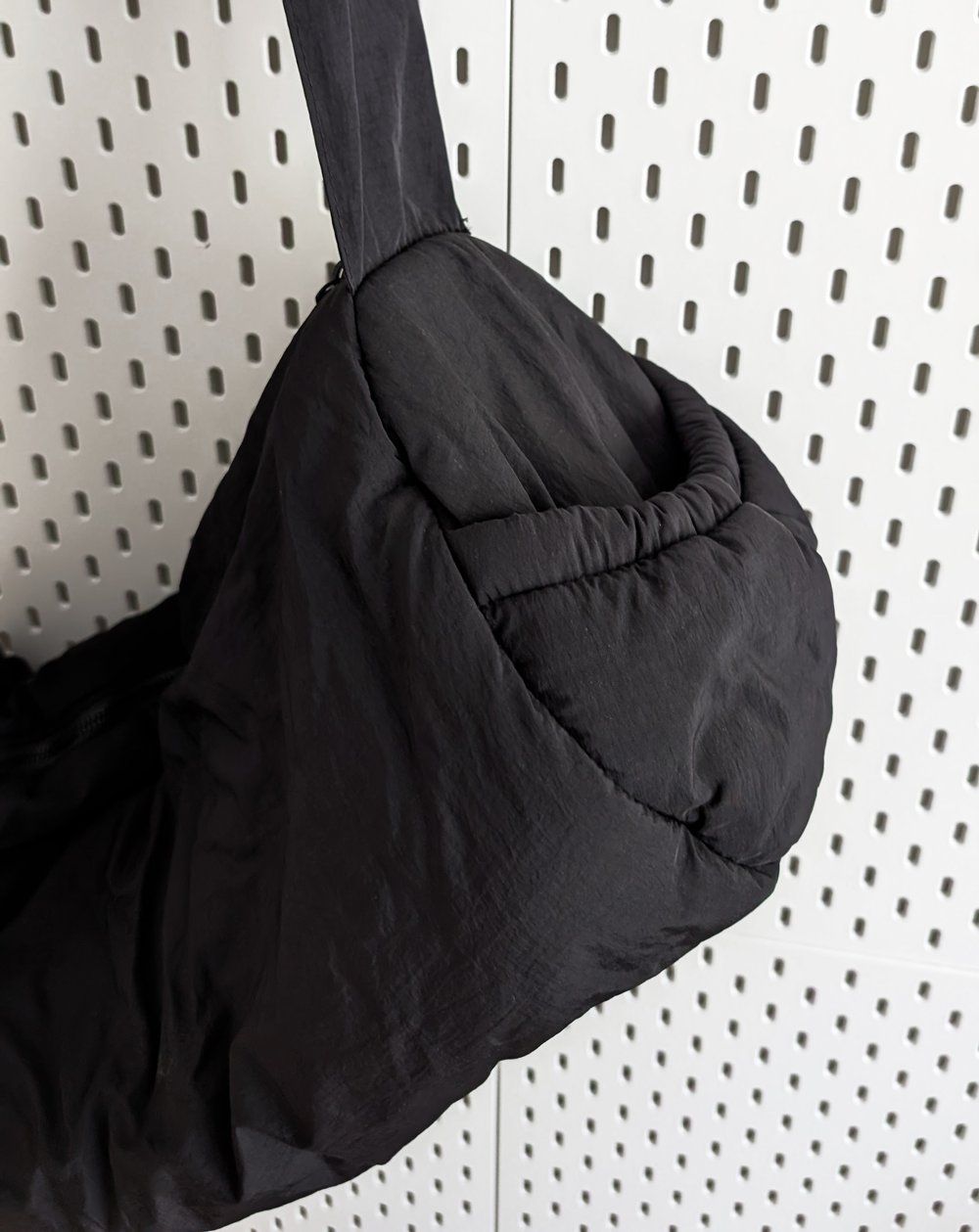 Ölend Borse: Ölend Puffy Duffle Bag – Usato da Zürich venduto da hol_bc6v 4