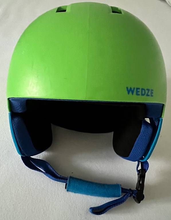 Decathlon Helme: Casque de ski enfant wedze 500 – Gebraucht aus St-Prex von feb_wd8w