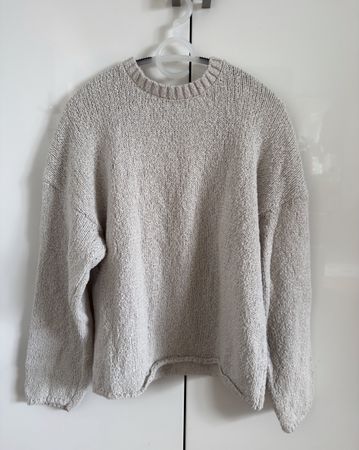 Knitted sweater beige