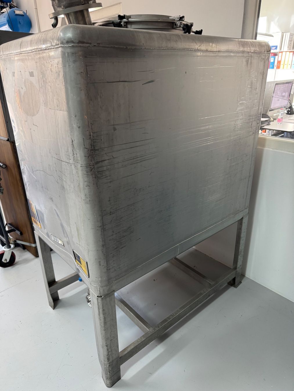 Accessori per altri veicoli: Edelstahltank / Dieseltank 1000L – Usato da Dietlikon venduto da HighspeedUmzug 2