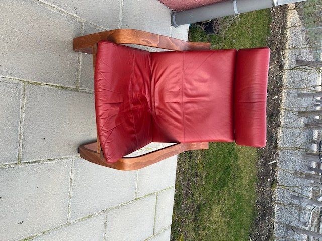 Ikea Poltrone: IKEA Sessel mit Hocker (rot) – Usato da Niederweningen venduto da zw4_s78j 1