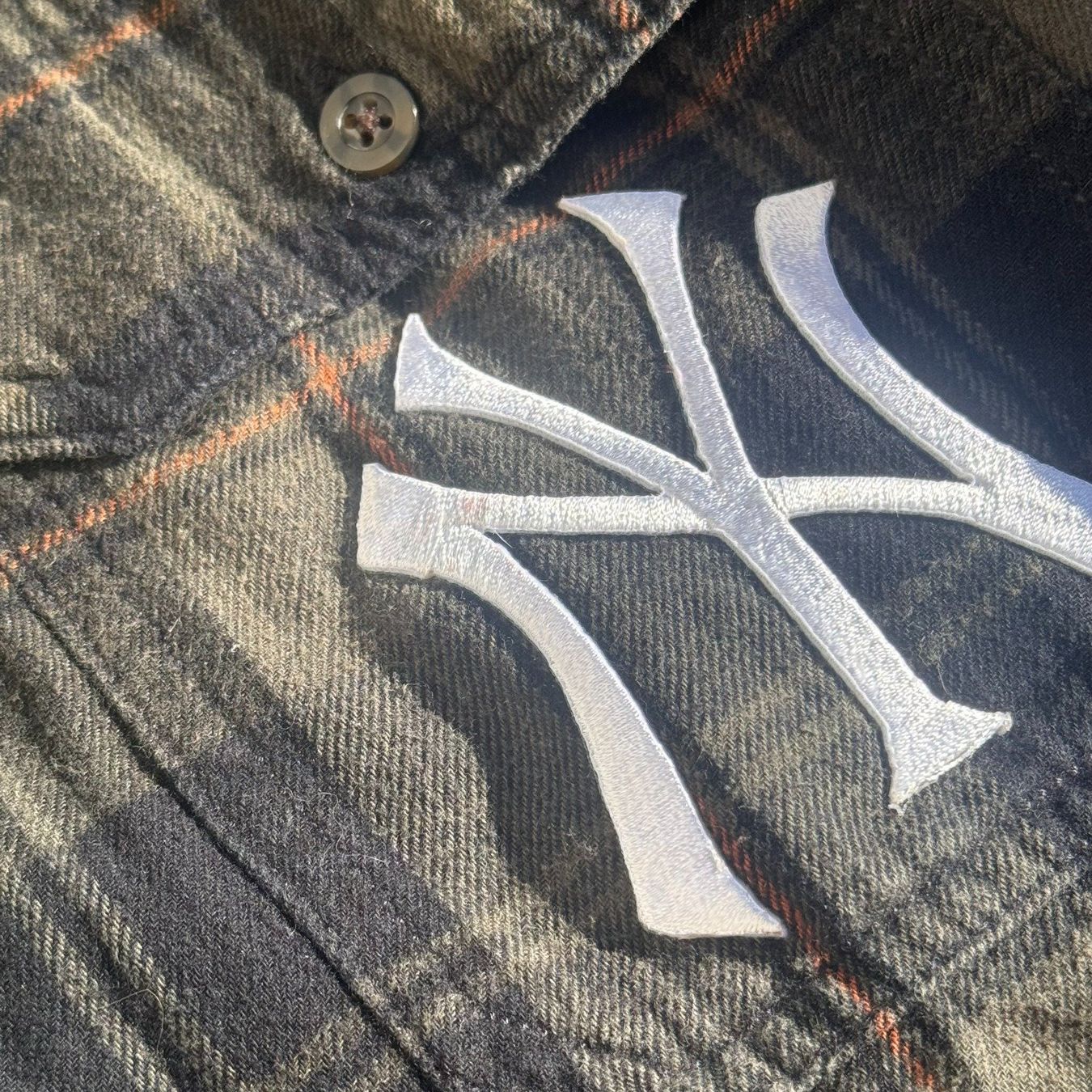 Hemden: Yankees custom made brown shirt – Gebraucht aus St. Gallen von sourced_limited 2