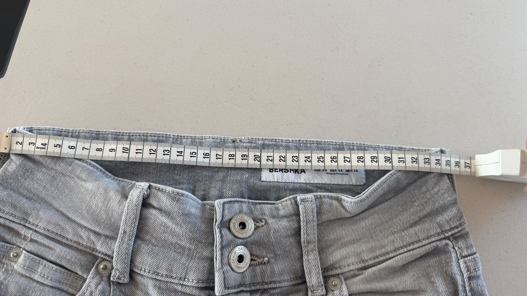 Bershka Jeans: Jeans von Bershka – Nuovo (secondo la descrizione) da Hünenberg See venduto da Schulers 7