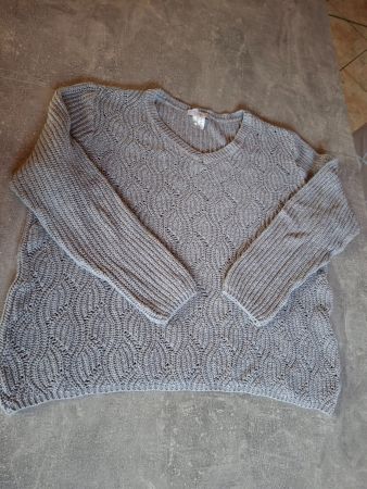 Pull gris avec fil argenté col en V taille 42 marque Paola