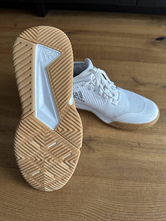 Scarpe da uomo: Hallenturnschuh Adidas Gr. 40 2/3 – Nuovo (secondo la descrizione) da Langnau venduto da yo_ja 2