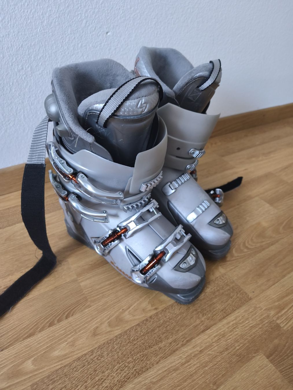 Lowa Scarpe da uomo: Skischuhe, Lowa, Grösse 26.0 - 26.5 – Usato da Bern venduto da ste_j79r
