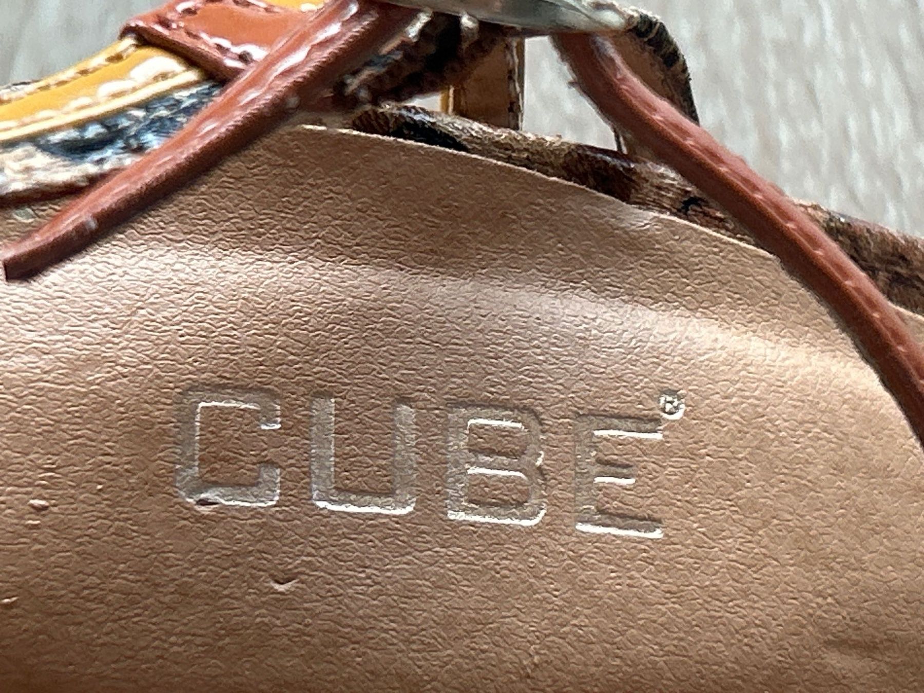 Cube Chaussures femmes: Sandalen mit Absatz mehrfarbig von Cube Gr. 39 – D'occasion à Brunnen par Nala2929 9