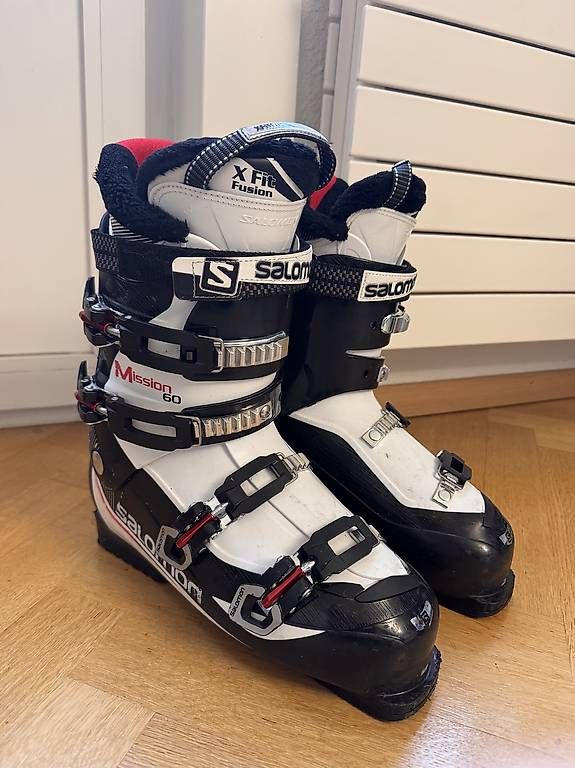 Salomon Chaussures hommes: Salomon Skischuhe | Grösse 29 – D'occasion à Interlaken par p-real