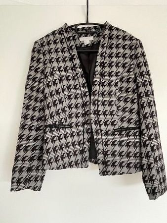 Blazer schwarz-weis gemustert, neuwertig, Grösse 40