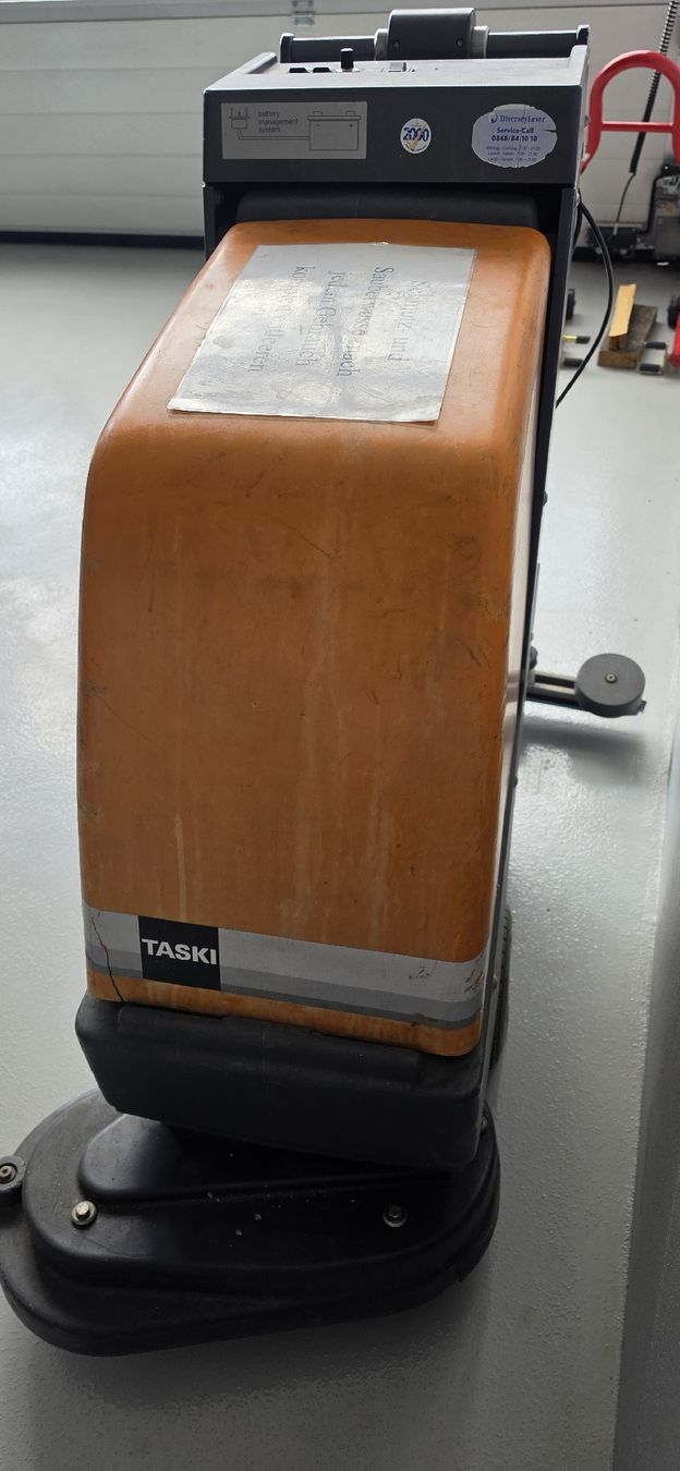 Alle Maschinen: Taski Combimat 1100 Scheuersaugmaschine – Gebraucht aus Au SG von abrollfiaber 4