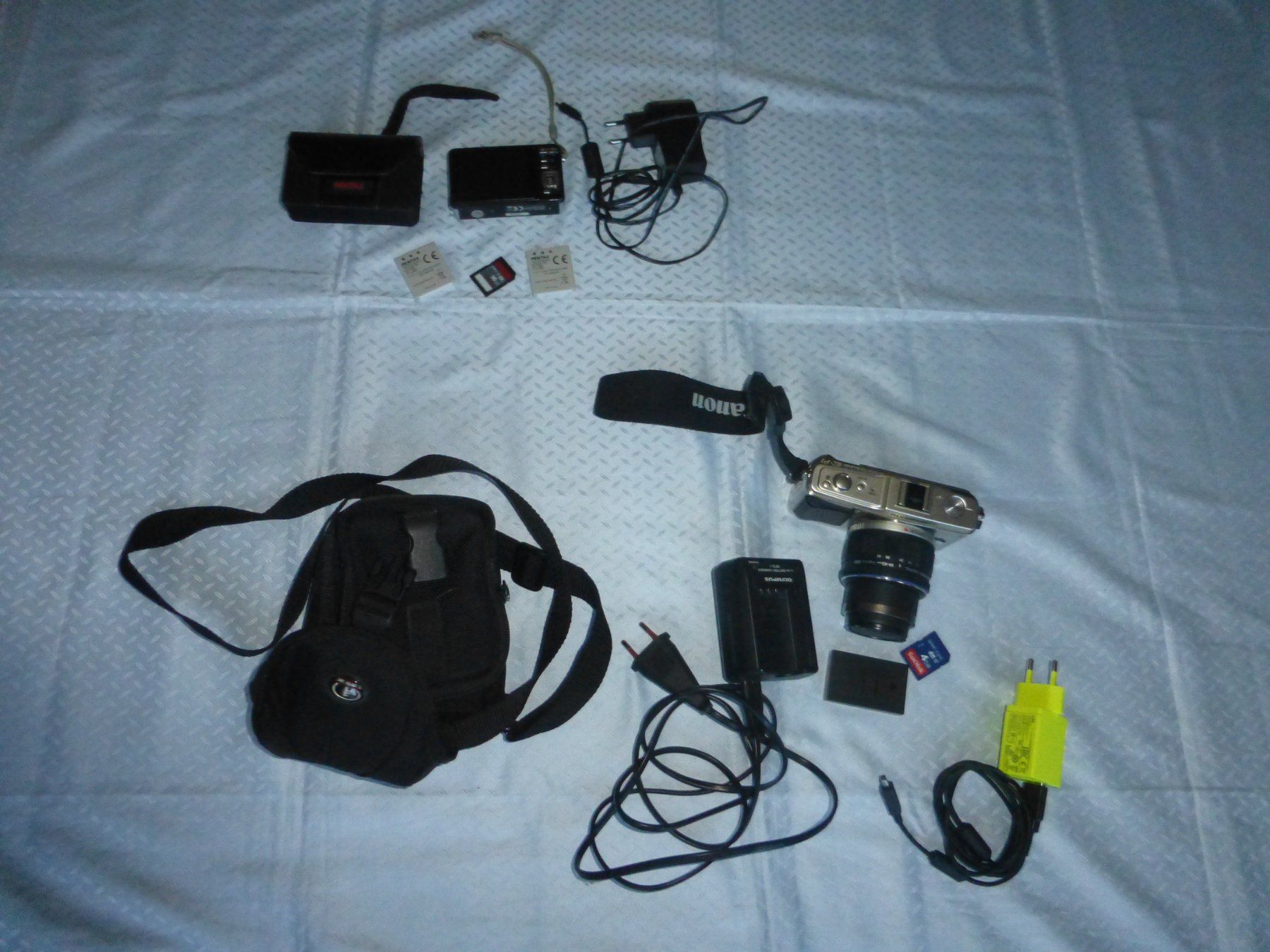 Olympus Fotocamera: zwei Kameras von Pentax & Olympus – Usato da Würenlingen venduto da drago56