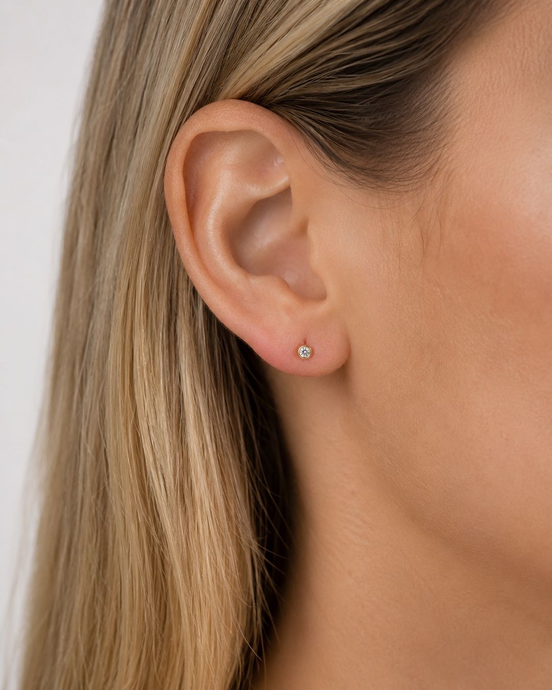 Orecchini pendenti & Orecchini a lobo: Einzelner 18 Karat Gold Ohrstecker / Piercing – Usato da Zürich venduto da Almog 1
