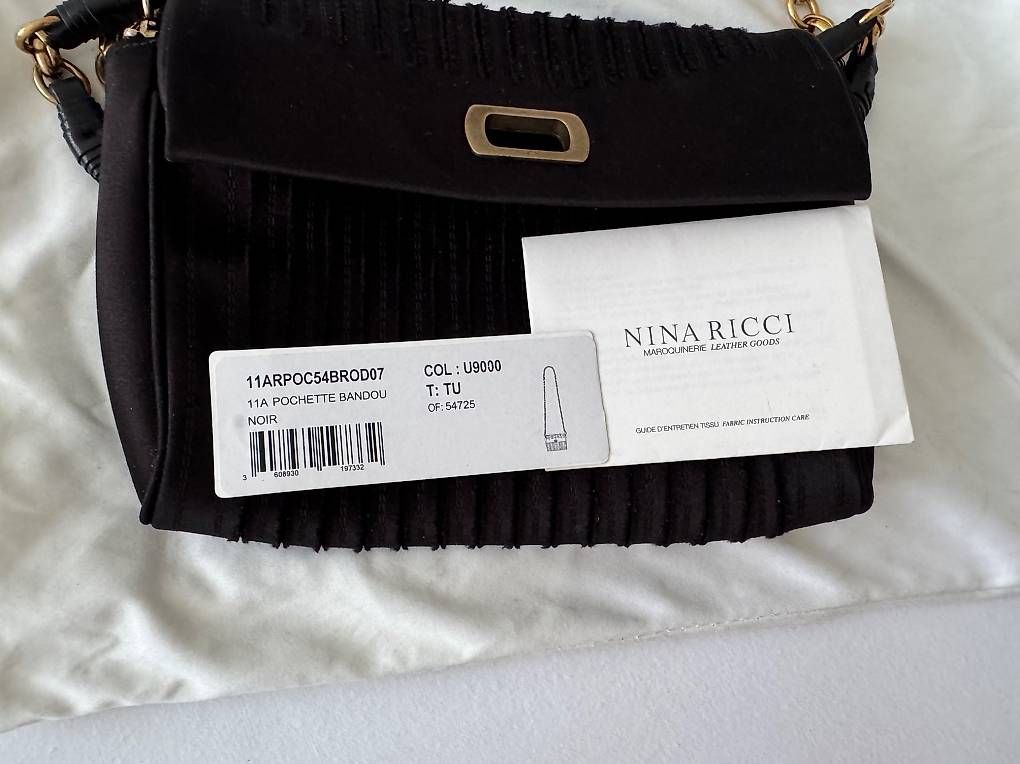 Sacs femmes: Pochette en Satin Nina Ricci – D'occasion à Genève par hya_ccc8 4