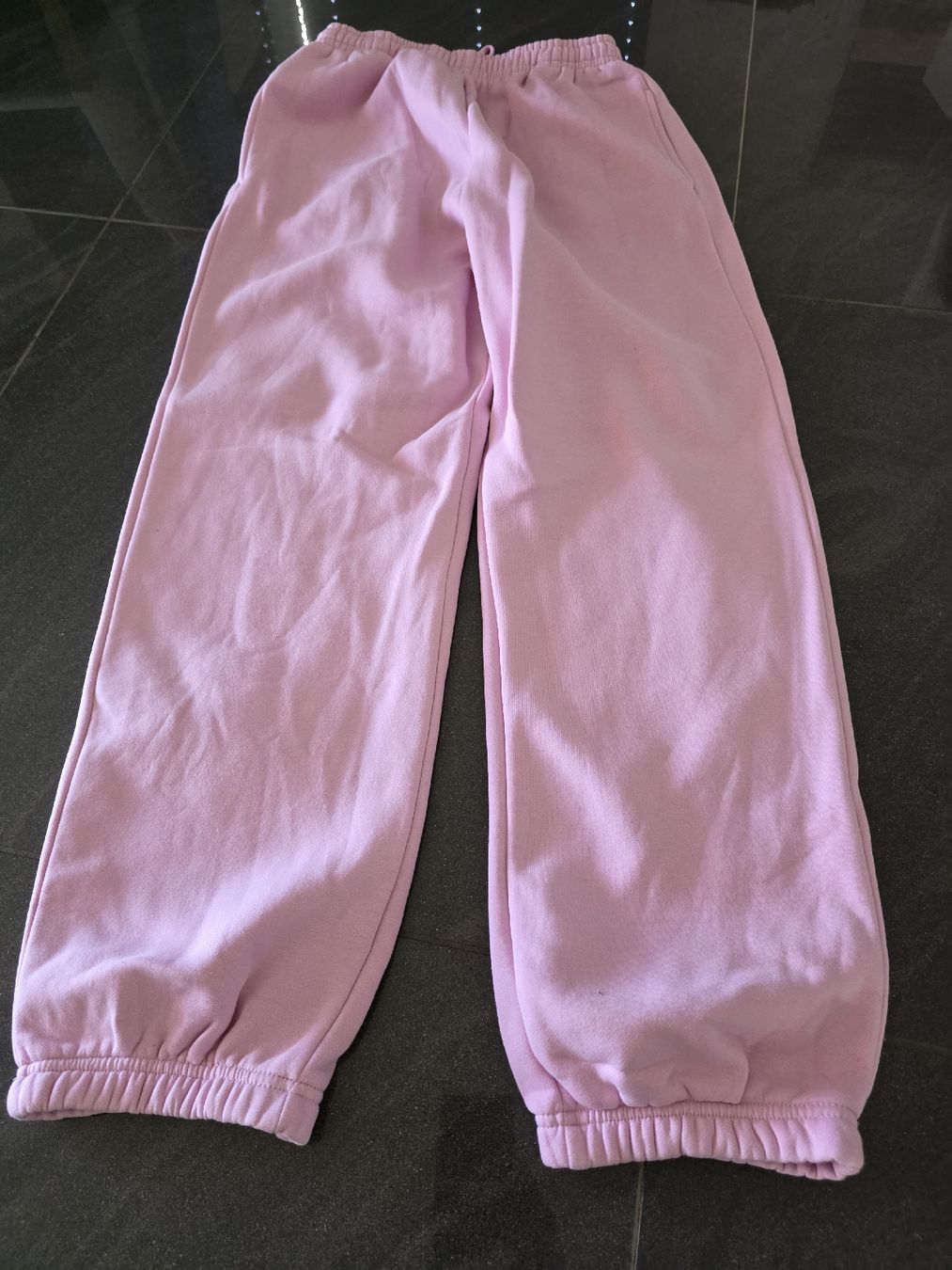 Pantaloni: Pantalon de jogging rose URBAN CLASSICS taille M – Usato da Neyruz FR venduto da Yann 1