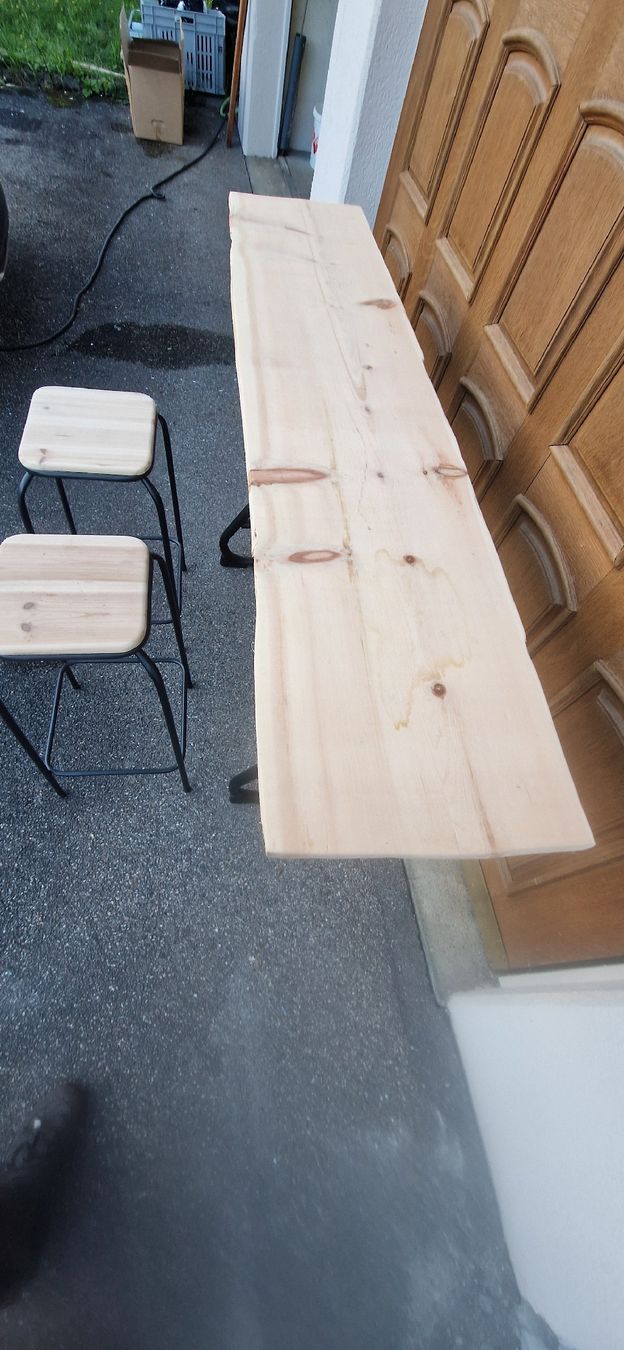 Allestimento di negozi e stand fieristici: Arven-Bar mit 2 Hockern – Usato da Flühli LU venduto da Hrgiger 3