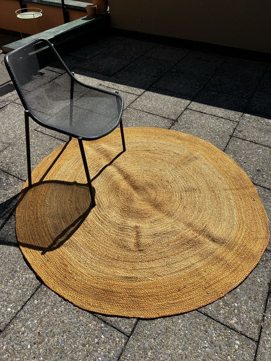 Pfister Tappeti: PFISTER Jute Teppich Ocker Rund 165cm Innen oder Aussen – Usato da Schaffhausen venduto da vandemonian 2