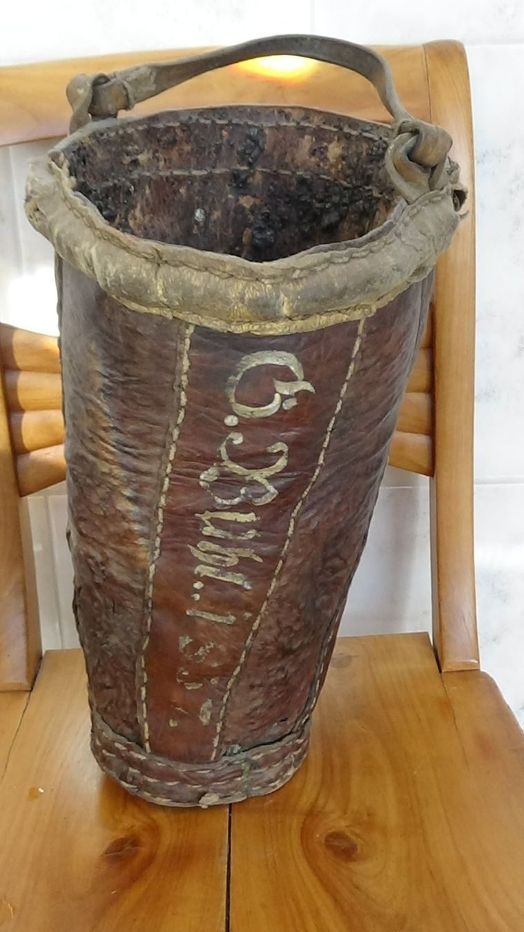 Altro per la casa: Feuerwehr Ledereimer Gemeinde Bühl 1837 – Usato da Wiedlisbach venduto da Bobesch10