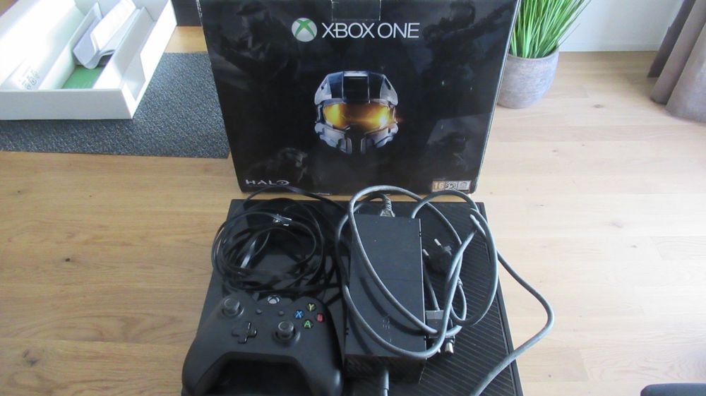 X-BOX ONE 500GB dès 1,- (Neuf (Voir description)) à Martigny pour CHF 1 ...