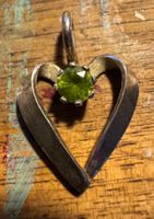 Kettenanhänger in Herzform 925 Silber mit Peridot gross 1969