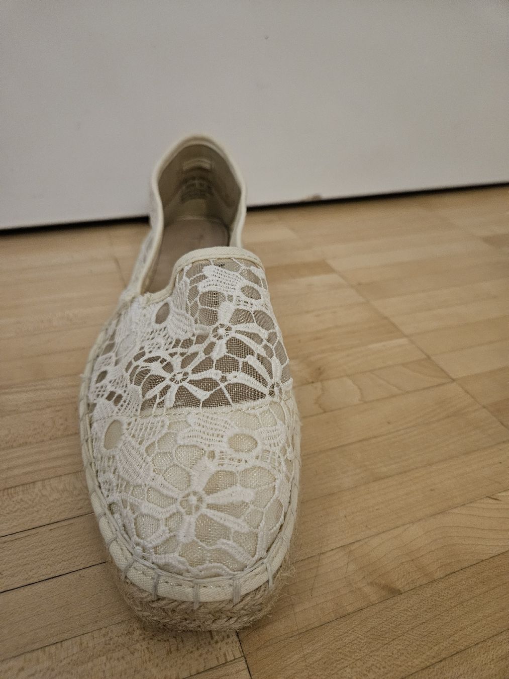 Tamaris Scarpe da donna: Weisse Espadrilles mit Spitze, Sommer Schuhe, Gr. 41 – Usato da Luzern venduto da Amarettli0 2