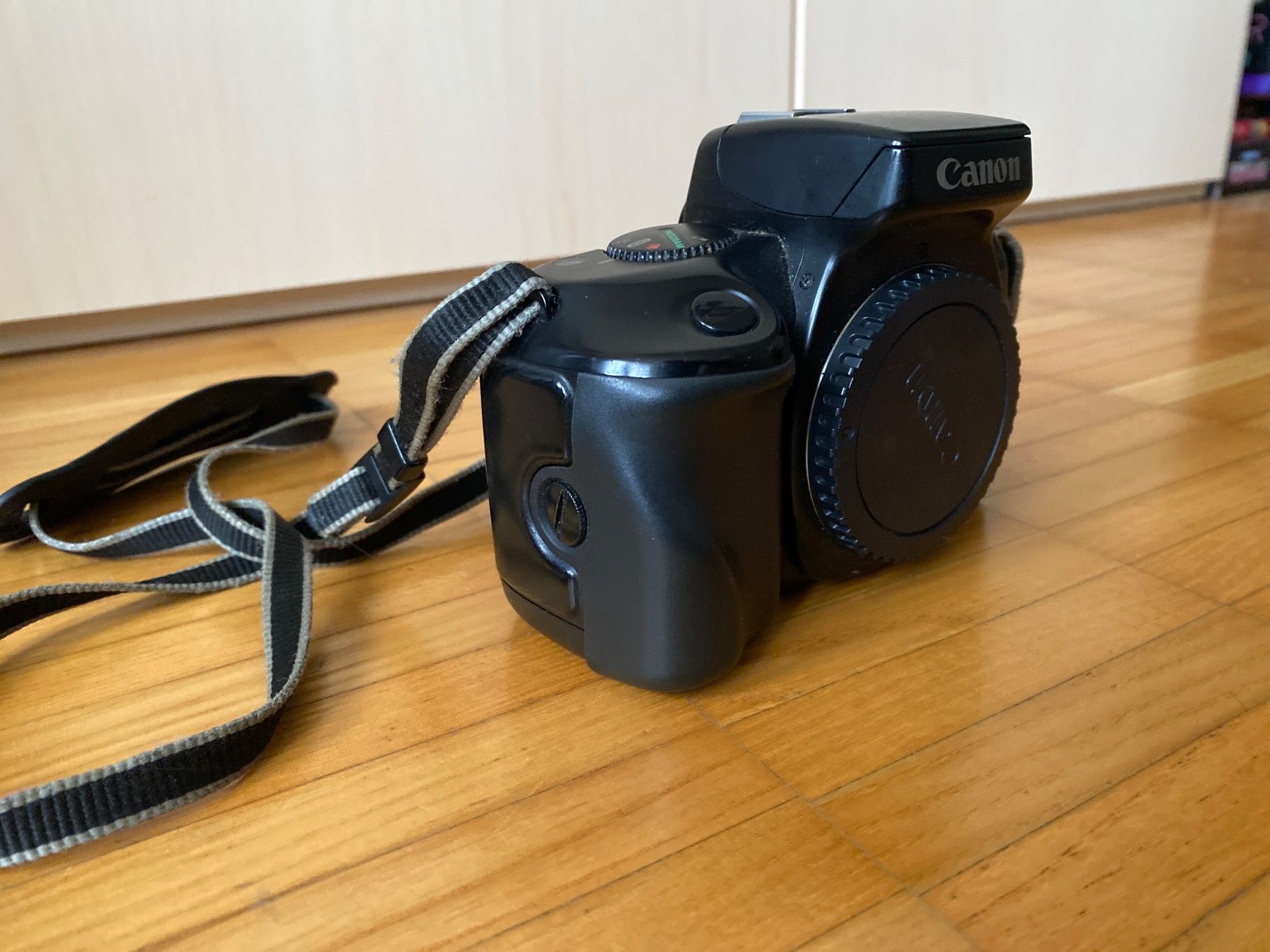 Canon Kamera: Canon EOS 750 Kamera – Gebraucht aus St. Gallen von sof_9r5q 2
