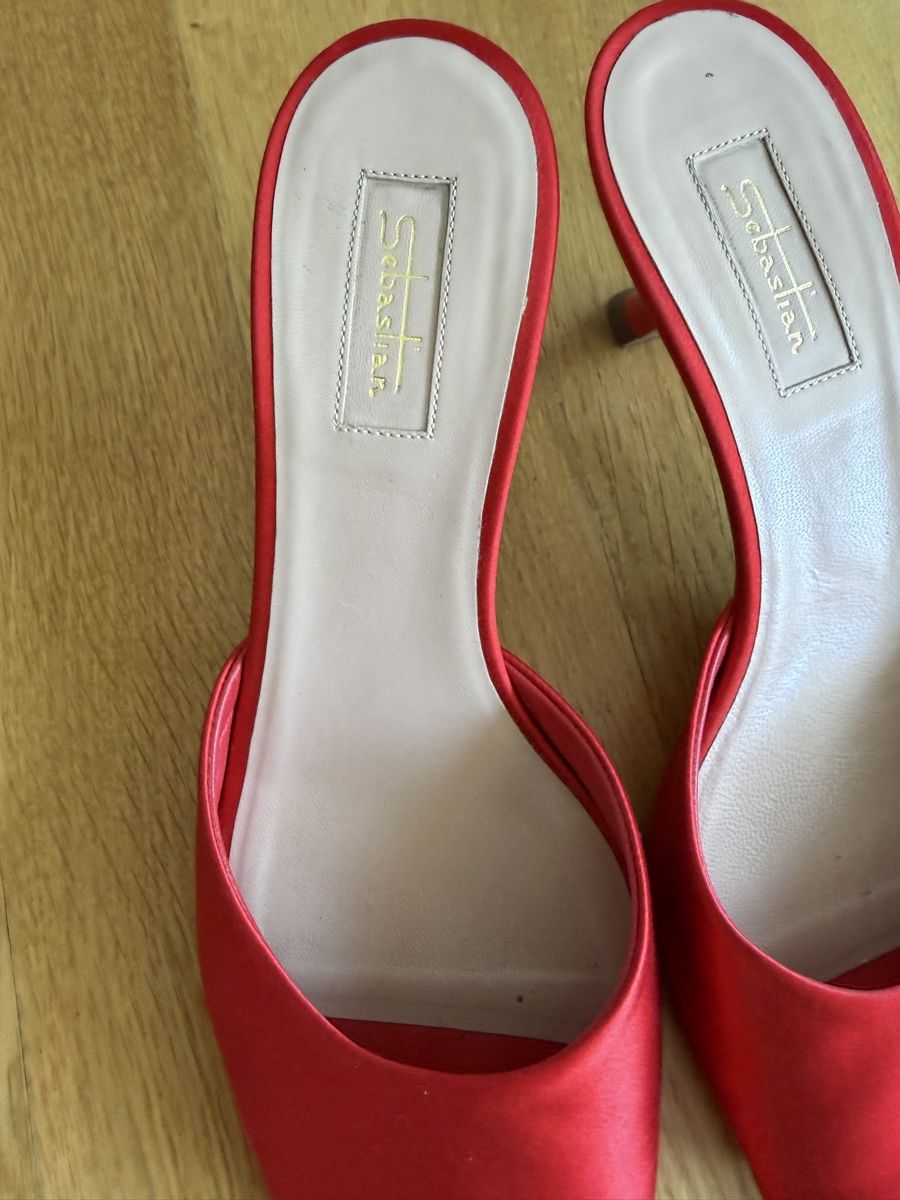 Scarpe da donna: Mules en satin Sebastian – Usato da Genève venduto da luc_5829 1