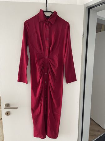 Elegantes Hemdkleid in Weinrot, Grösse s