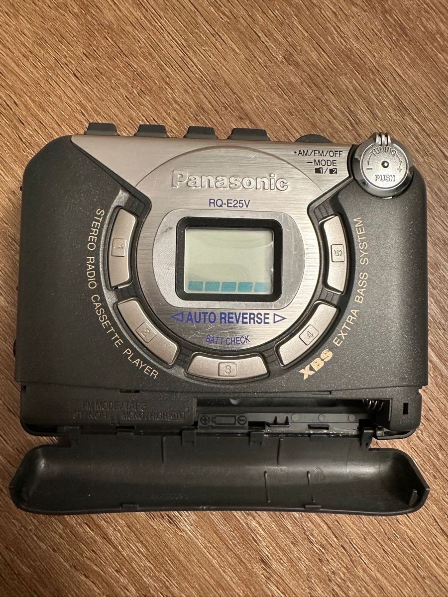 Panasonic Lettore multimediale portatile: Panasonic RQ-E25V - Stereo Cassette Player – Usato da Zürich venduto da iva_9svl